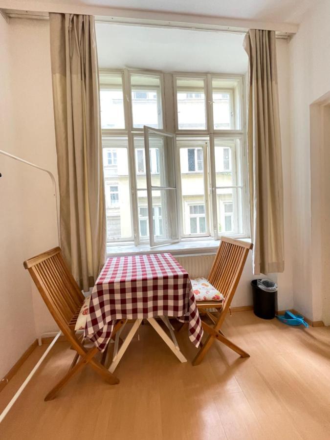City Apartment And Rooms Wenen Buitenkant foto