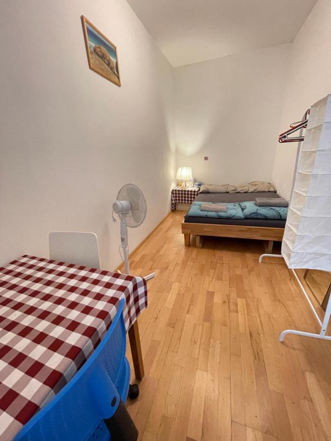 City Apartment And Rooms Wenen Buitenkant foto